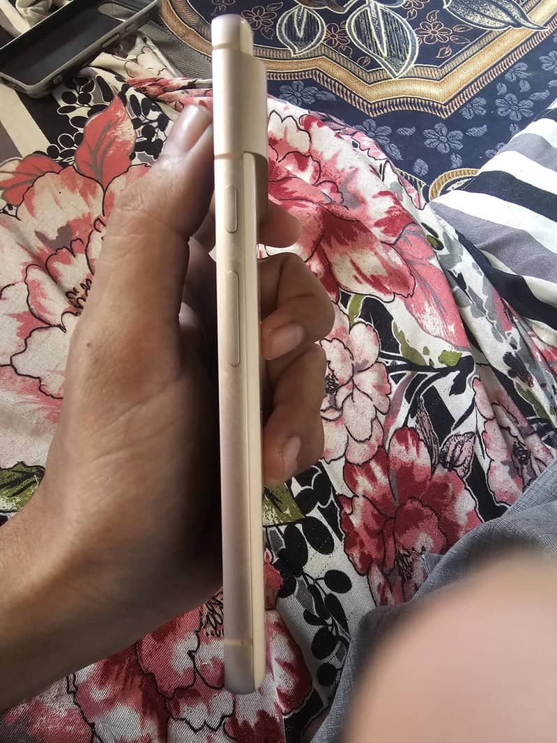 Google Pixel 8 2
