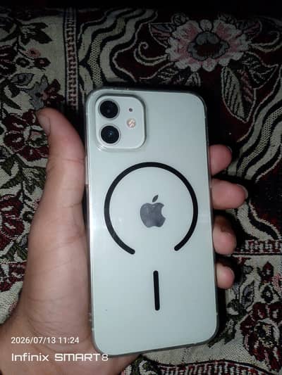 Apple iPhone 12