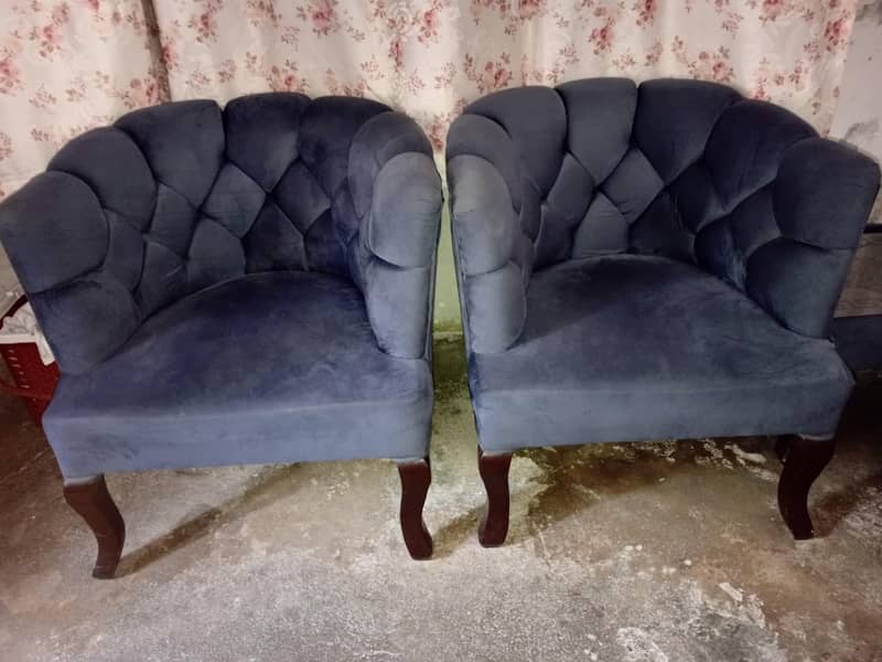 2 seater comfortable sofa 0
