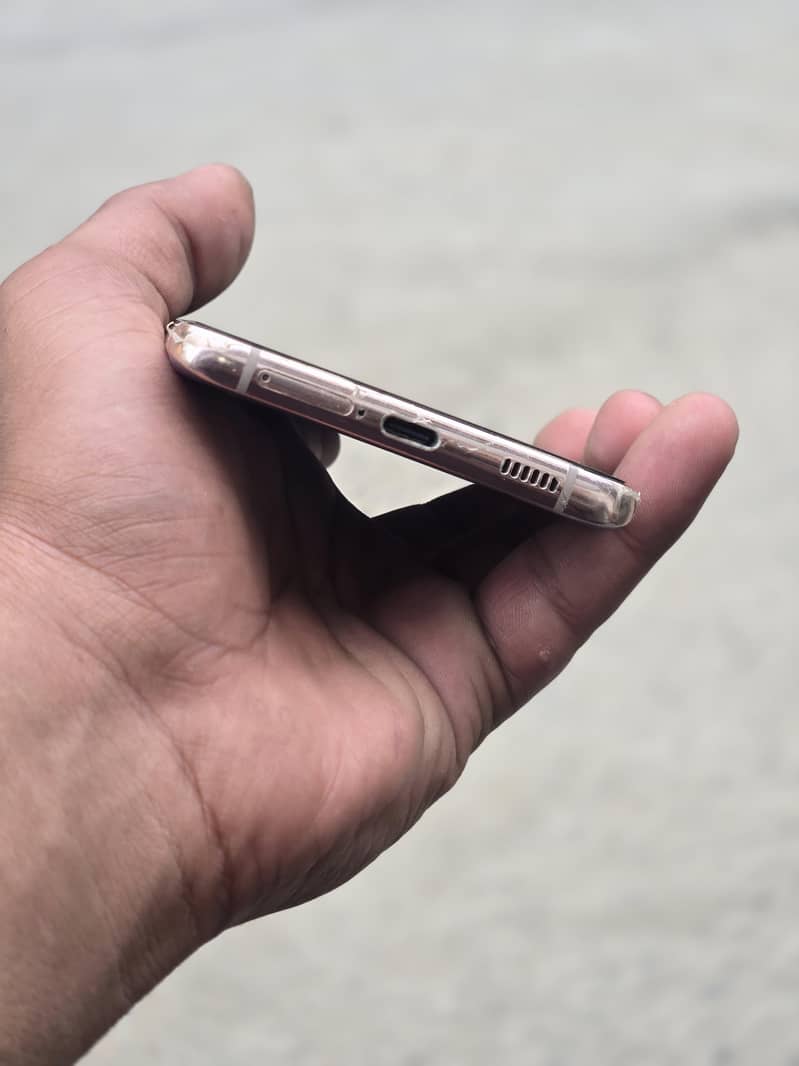 Samsung Mobile S21 Plus 2