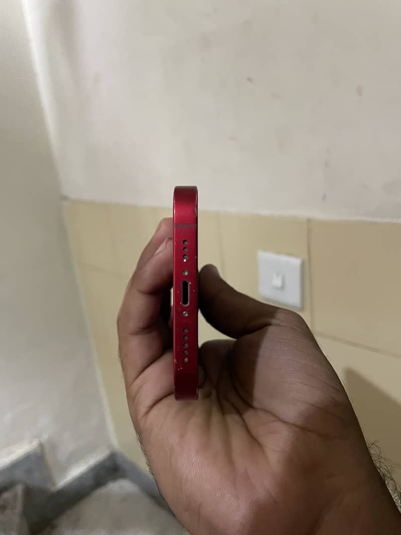 Apple iPhone 13 2