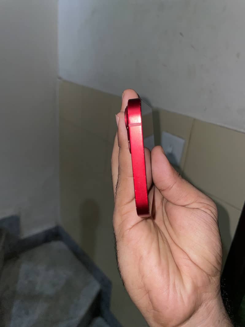 Apple iPhone 13 5