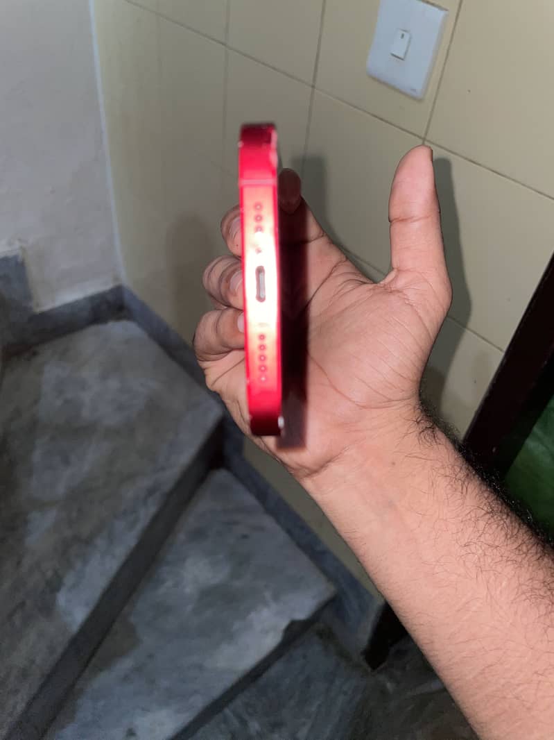 Apple iPhone 13 15
