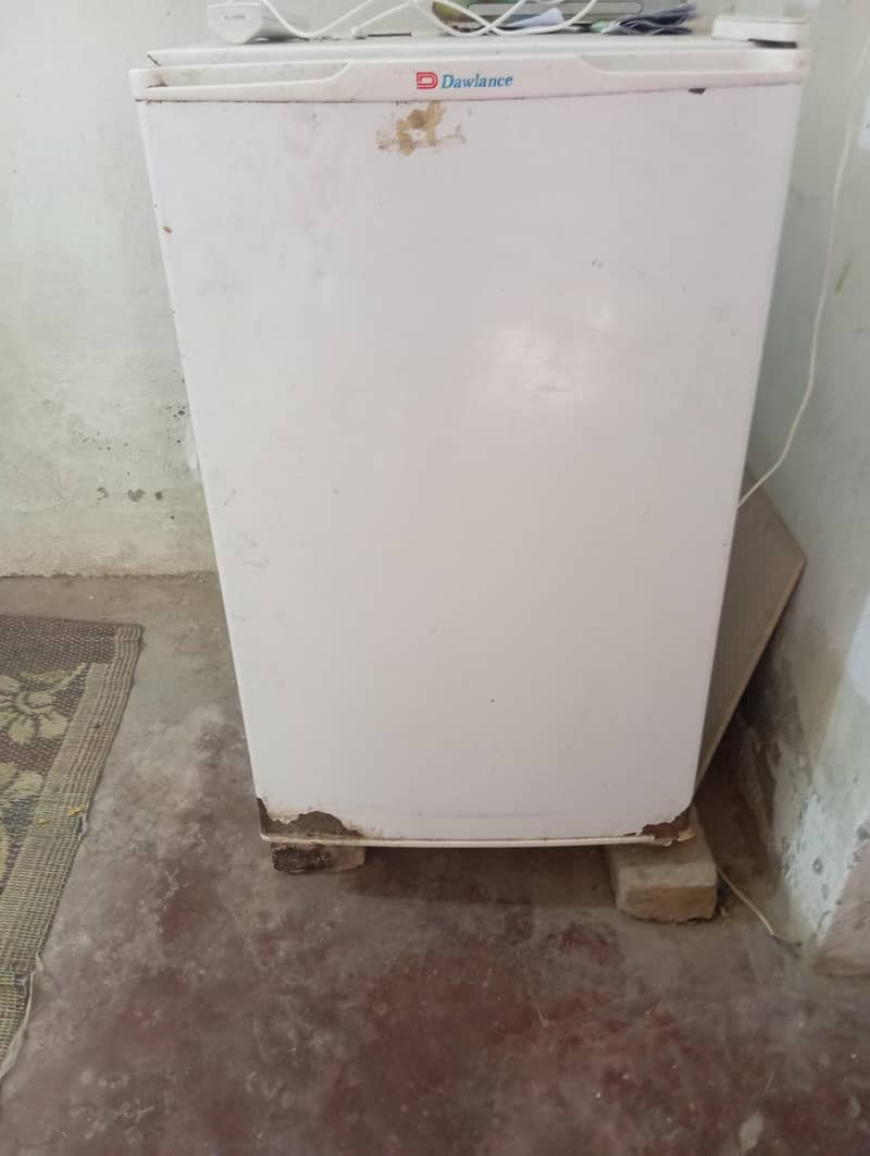 Dawlance Mini refrigerator 0