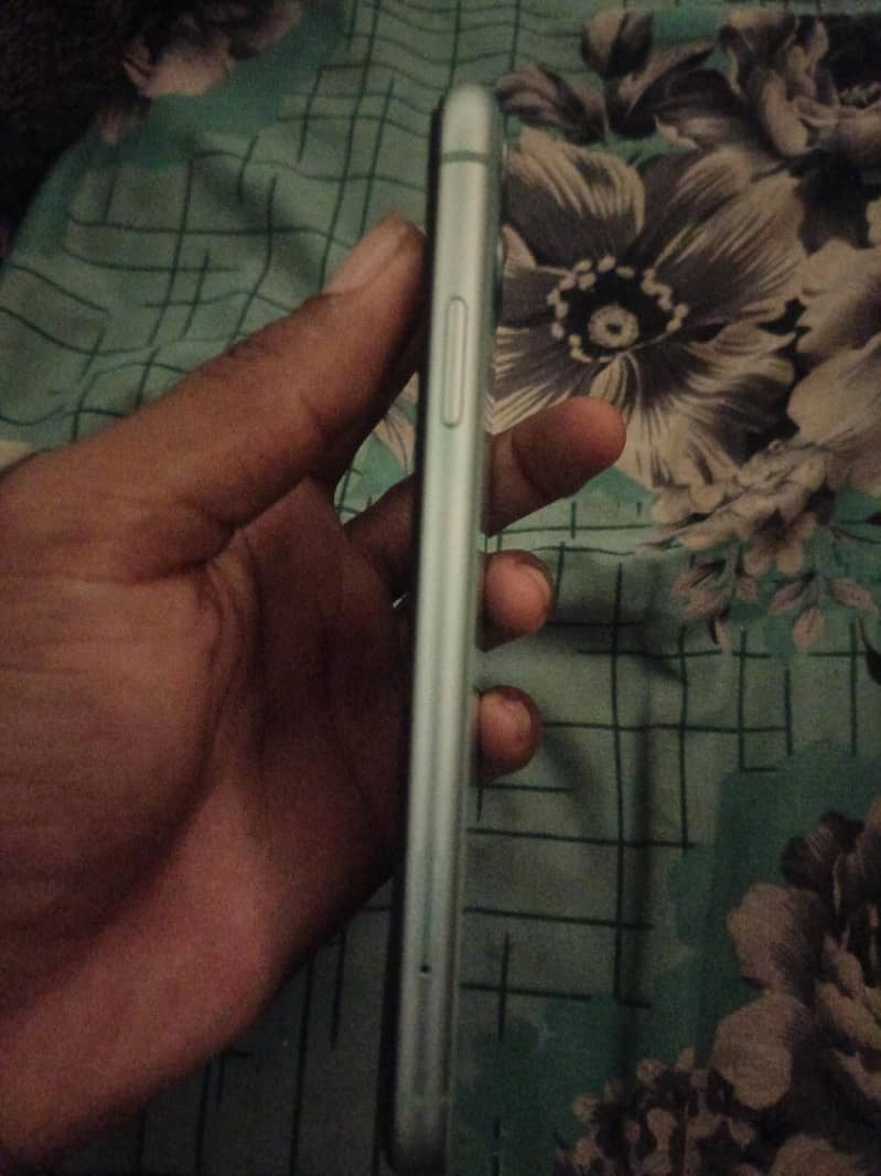Apple iPhone 11 2