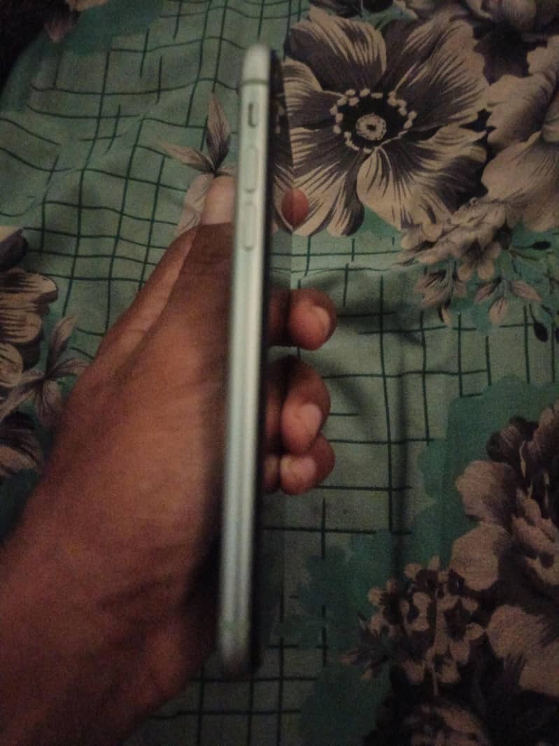 Apple iPhone 11 3