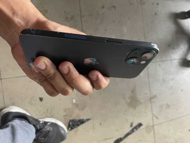 Apple iPhone 13 2