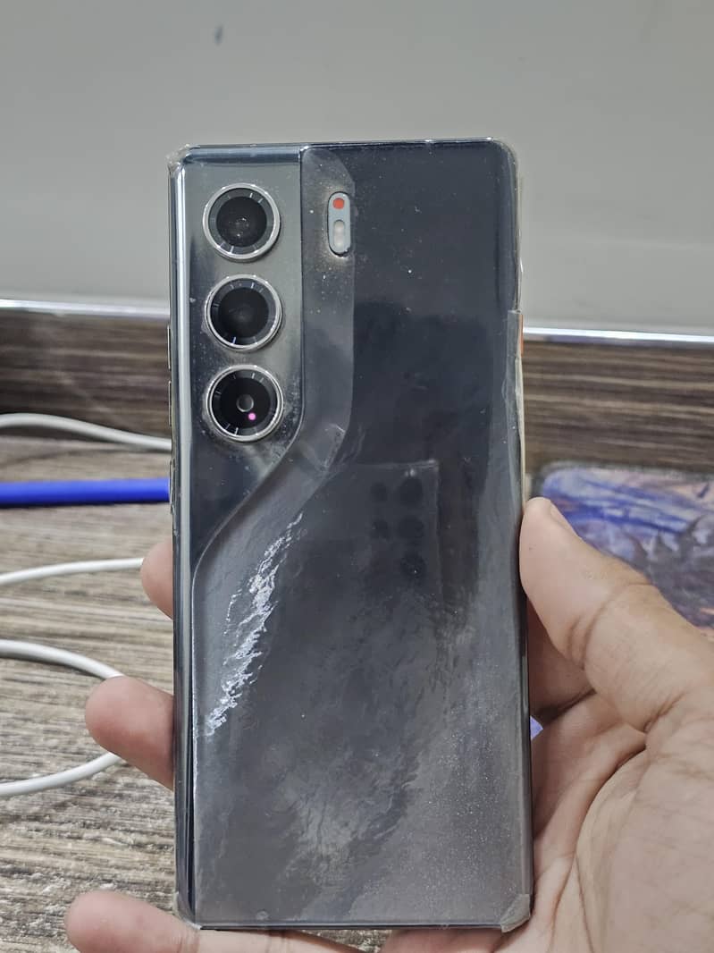 Tecno CAMON 40 Pro 3