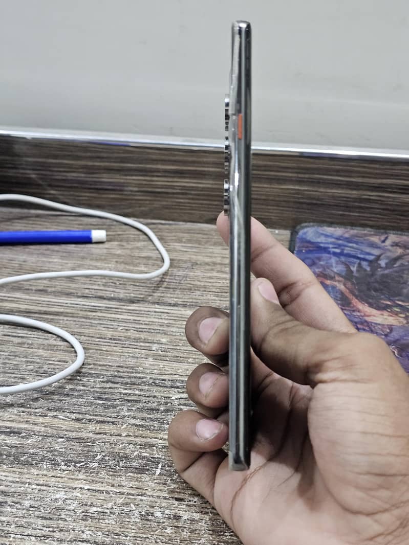 Tecno CAMON 40 Pro 4