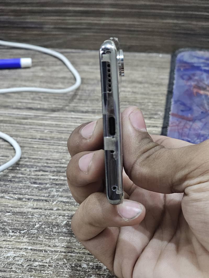 Tecno CAMON 40 Pro 6