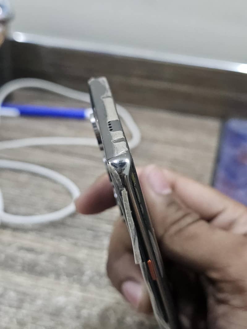 Tecno CAMON 40 Pro 7