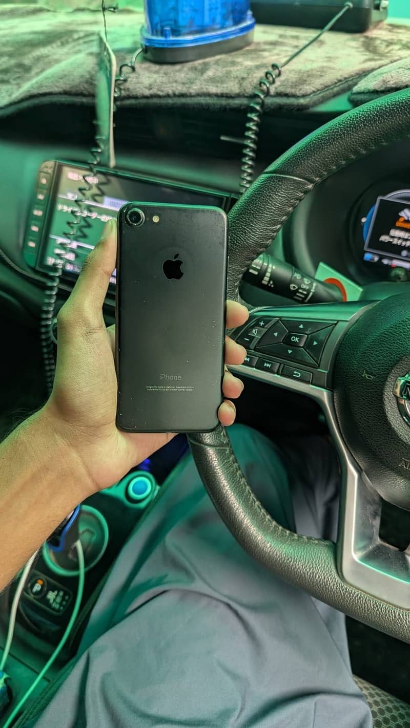Apple iPhone 7 1