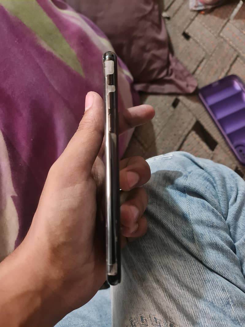Apple iPhone X 2