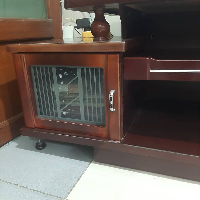 TV CONSOLE 3