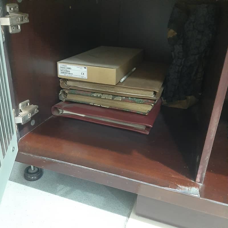 TV CONSOLE 5