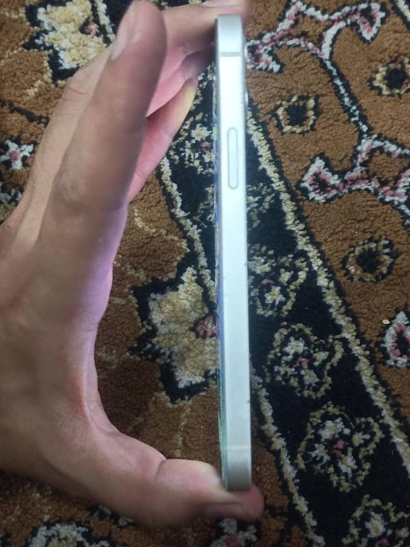 Apple iPhone 12 3