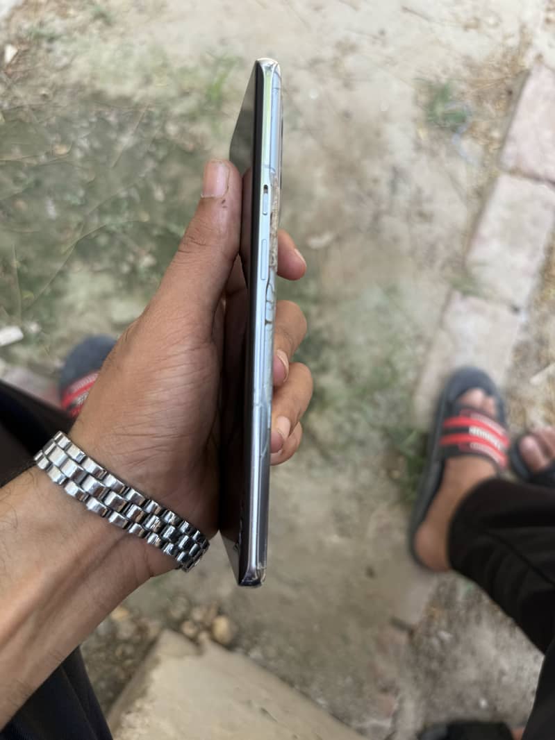 One Plus 9 Pro 3