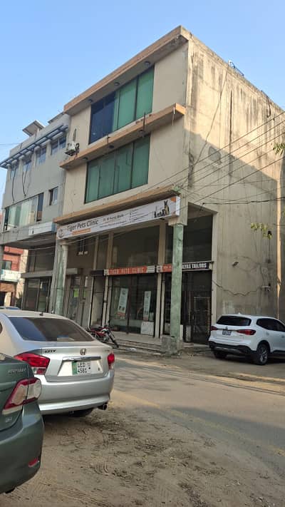4 Marla Like-New Plaza With Lift For Sale In DHA Phase 1