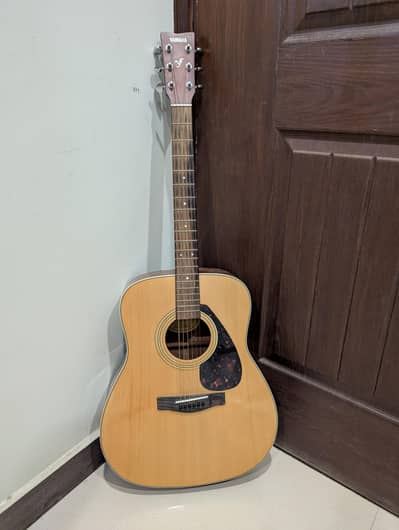 YAMAHA GUITAR URGENT SALE- F370 LATEST MODEL. IMPORTED.
