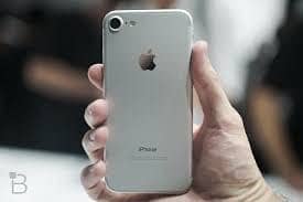 Apple iPhone 7 3