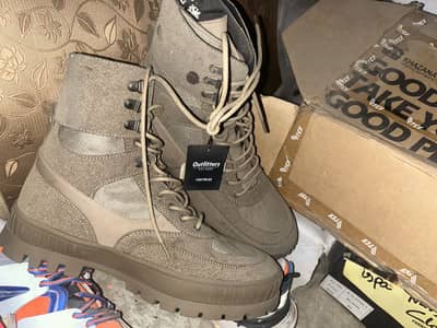 Outfitters brand new boots