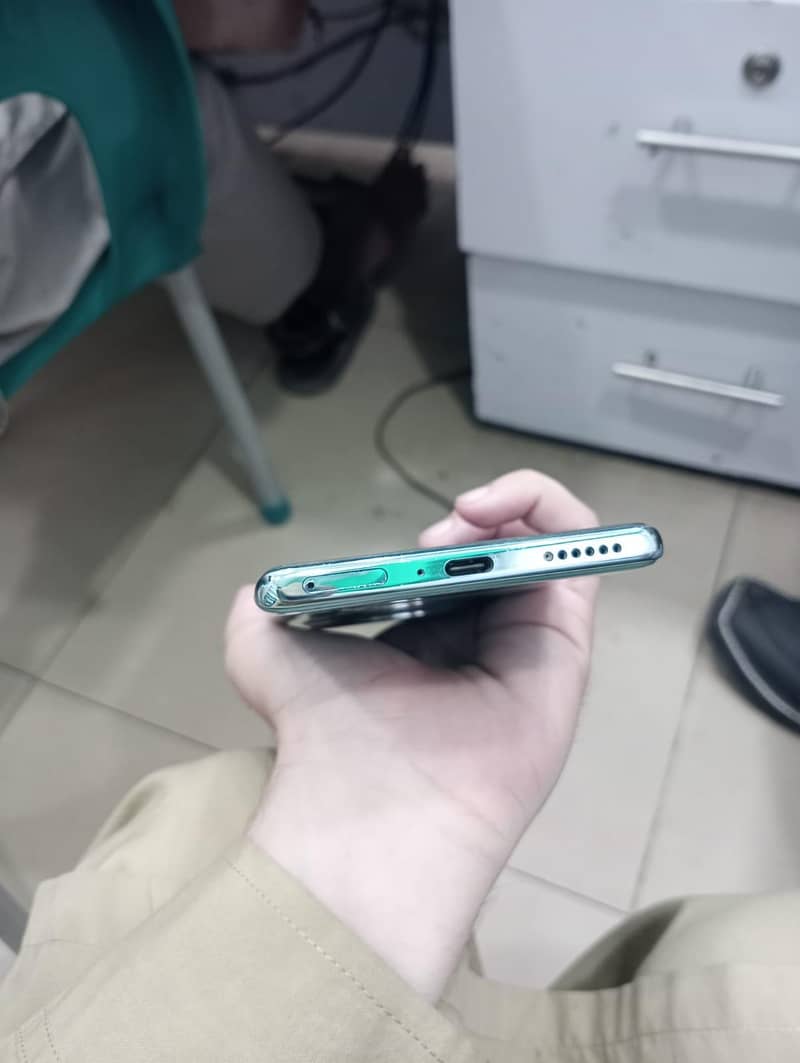 Infinix Zero 40 4