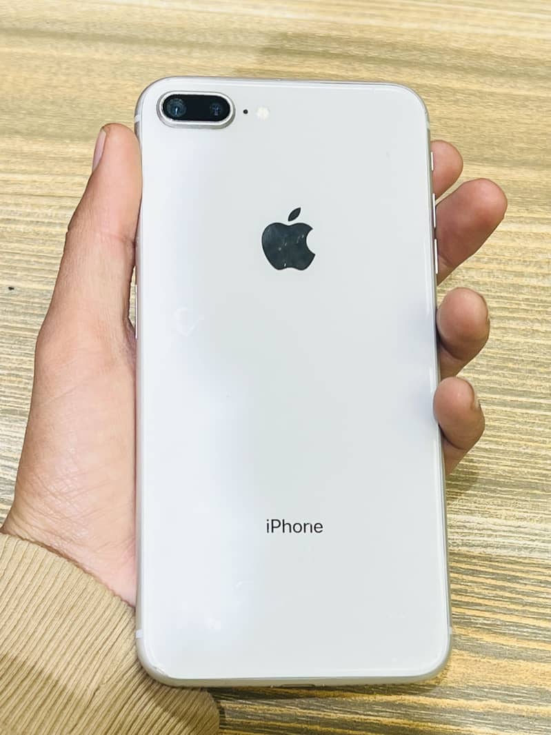 Apple iPhone 8 Plus 0