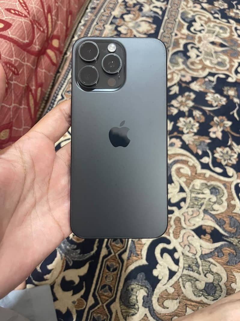 Apple iPhone 15 Pro Max 0