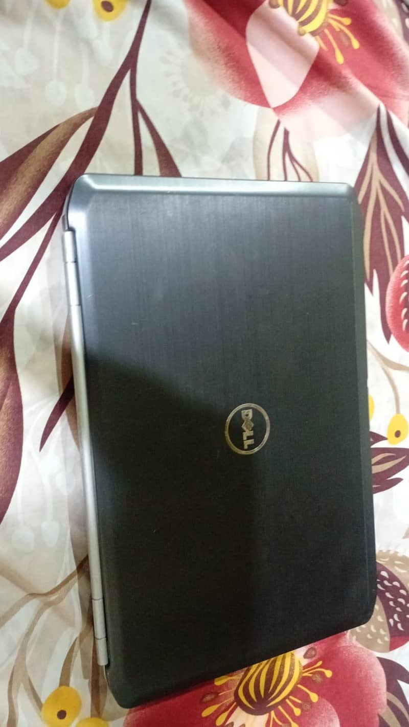 Dell Latitude E5520 0