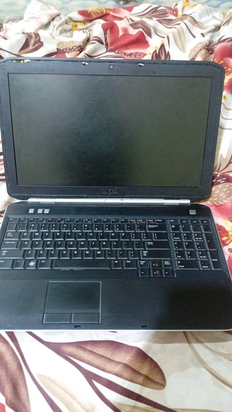 Dell Latitude E5520 1
