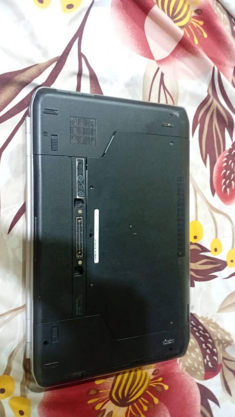 Dell Latitude E5520 2
