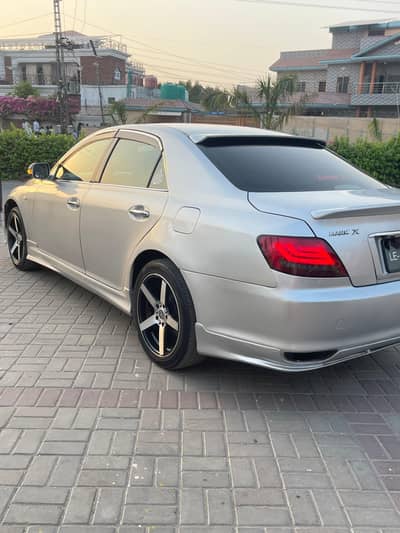 Toyota mark x 250g S class