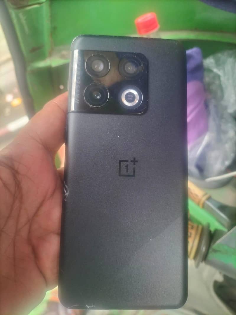 One Plus 10 Pro 1
