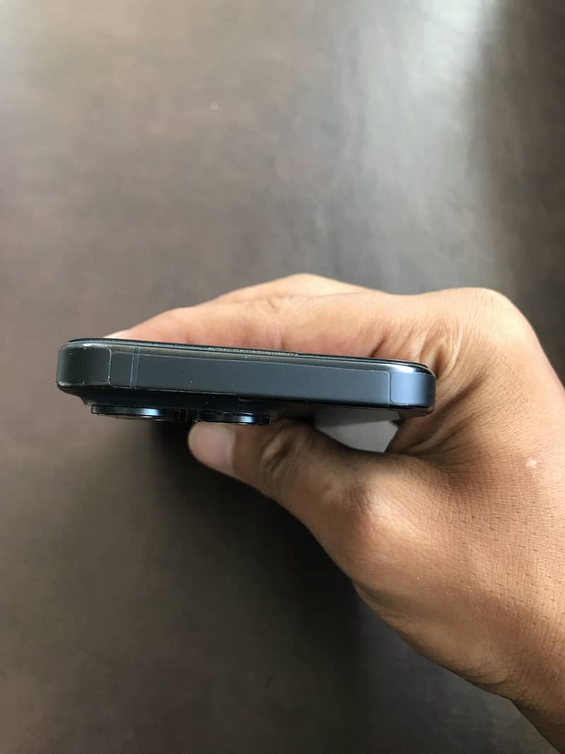 Apple iPhone 15 Pro 2