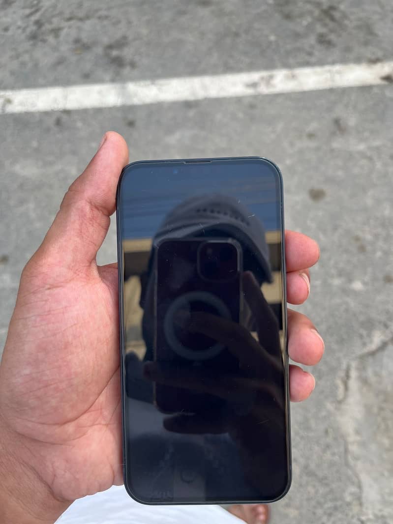 Apple iPhone 13 2