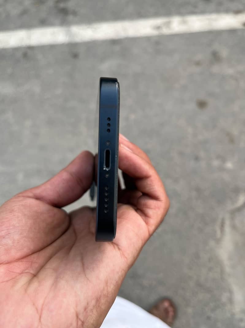 Apple iPhone 13 3