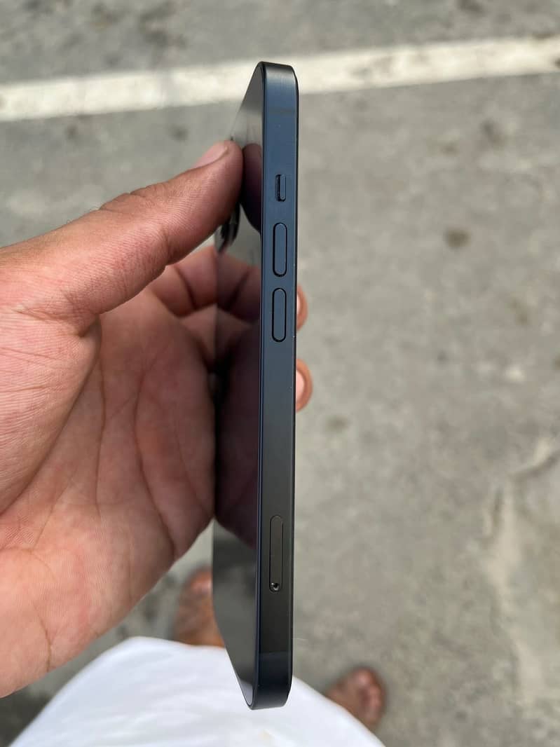 Apple iPhone 13 6