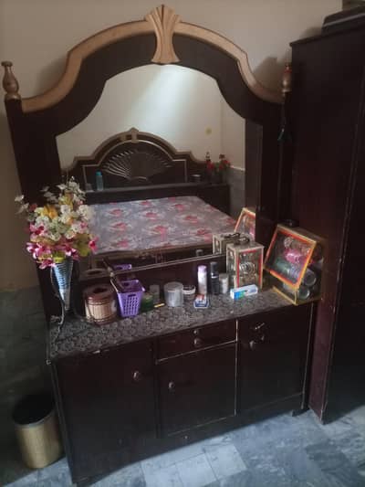 Dressing table