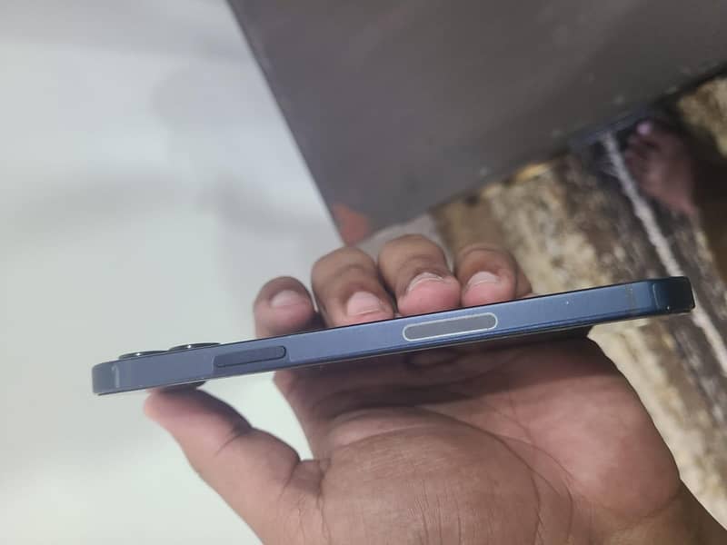 Apple iPhone 12 2