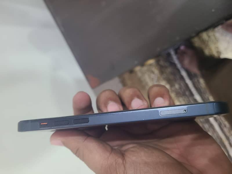 Apple iPhone 12 4
