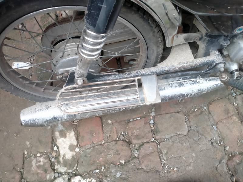 گاڑی کی پوزیشن ٹھیک ہے کاغذات کمپلیٹ ہیں 8