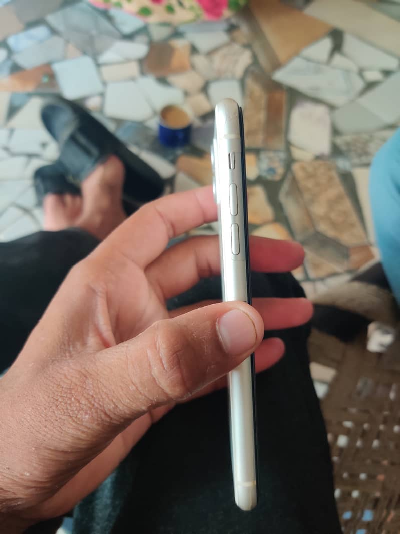 Apple iPhone 11 2
