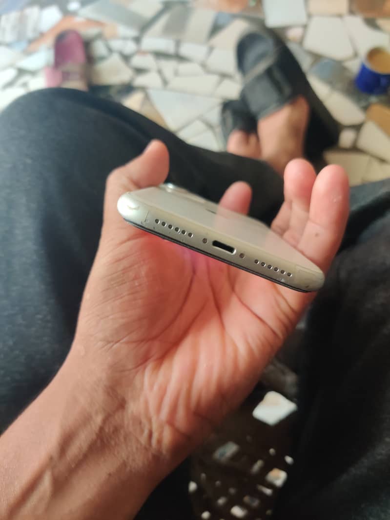 Apple iPhone 11 5