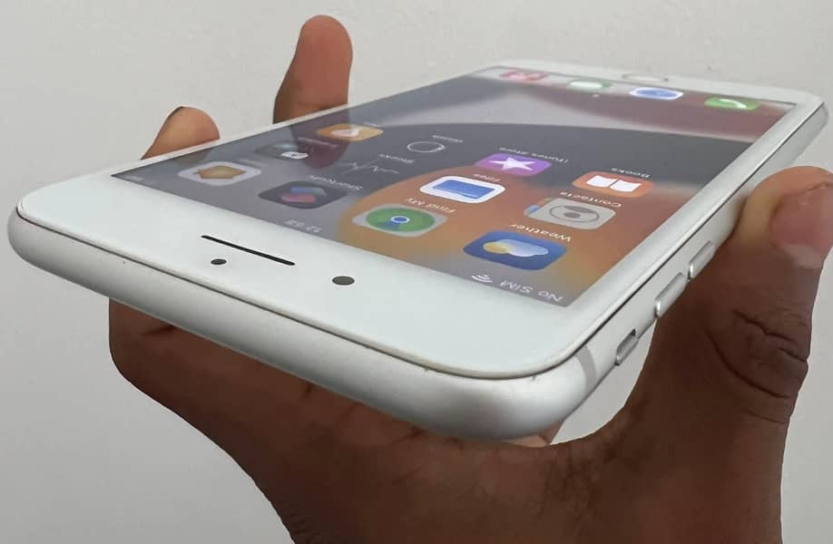 Apple iPhone 7 Plus 1