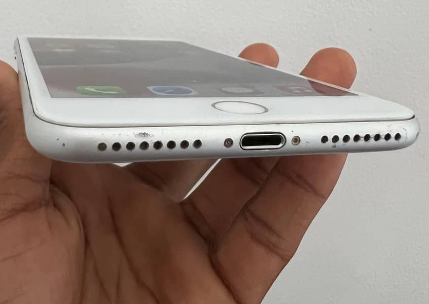 Apple iPhone 7 Plus 2