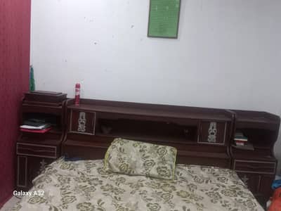 king wooden bed