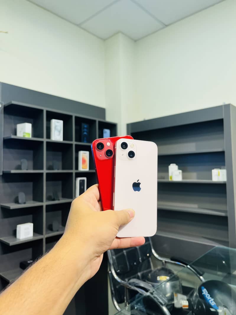 Apple iPhone 13 0