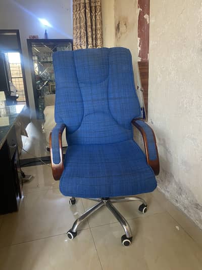 Gaming chair /Computer Chairs / Revolving chairs for sale