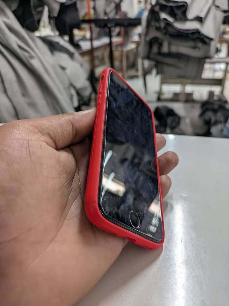 Apple iPhone 8 5