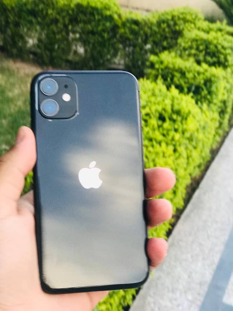 Apple iPhone 11 3